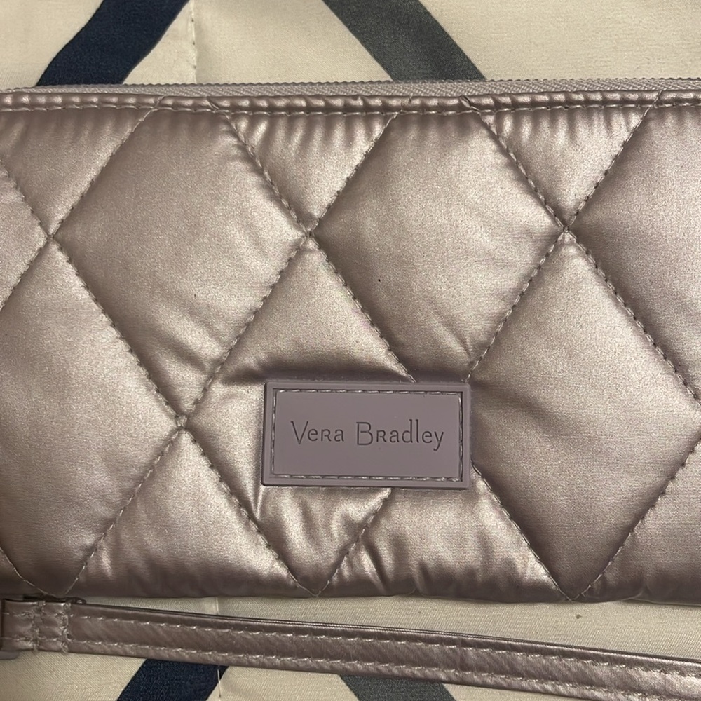 Vera Bradley Large wallet 🌟 - Picture 2 of 4